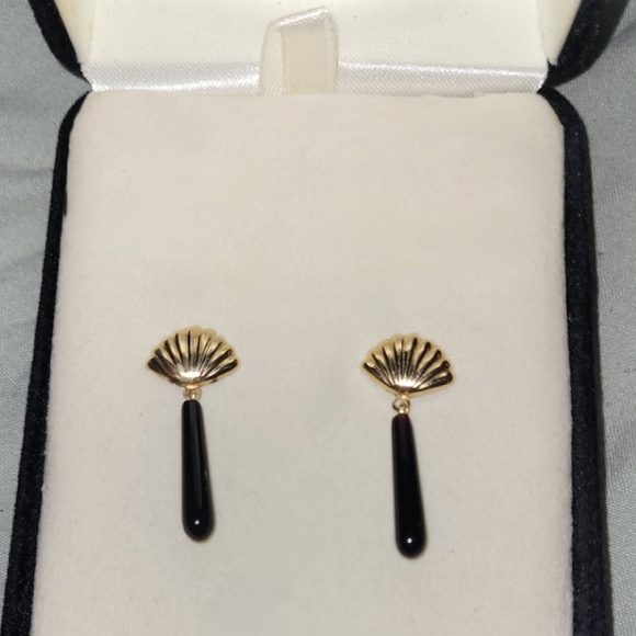 Chic Gold and Black Shell Drop Earrings - Picture 2 of 4